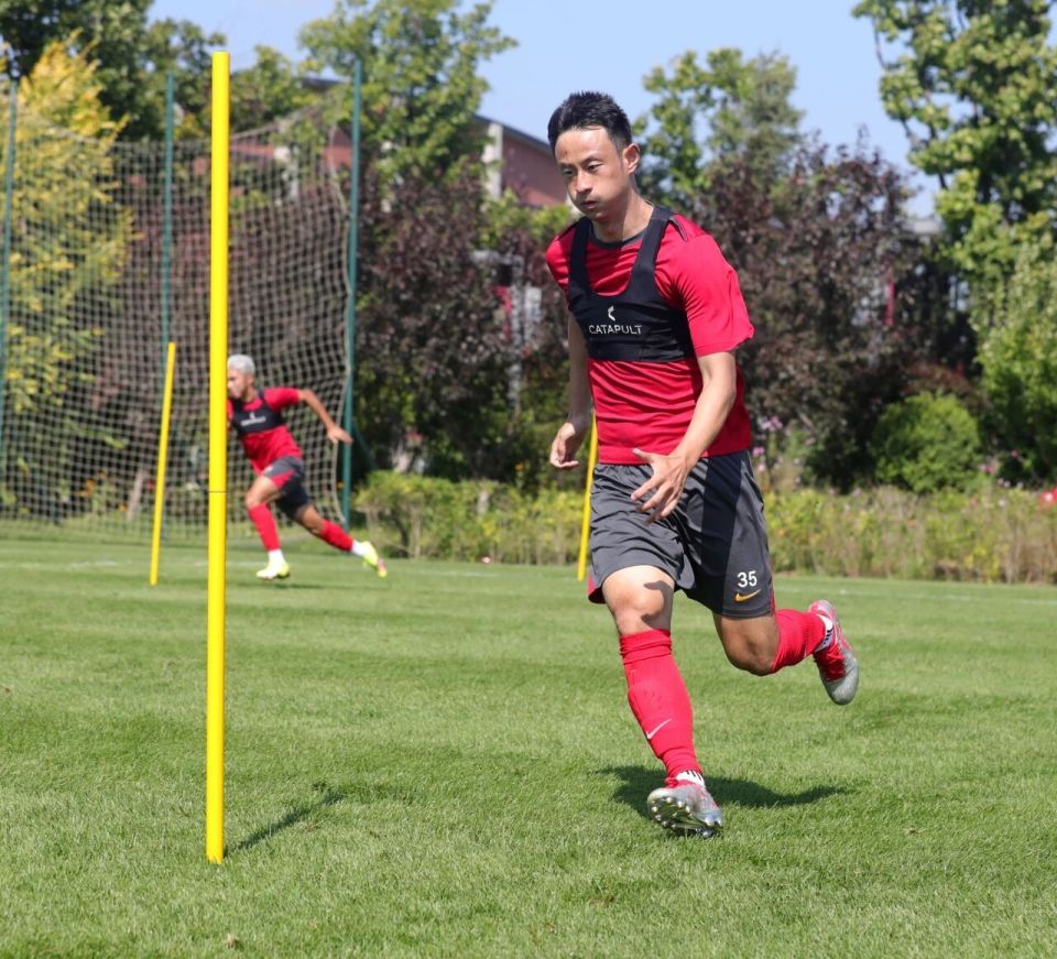 城外, VX, 洛上轮大腿