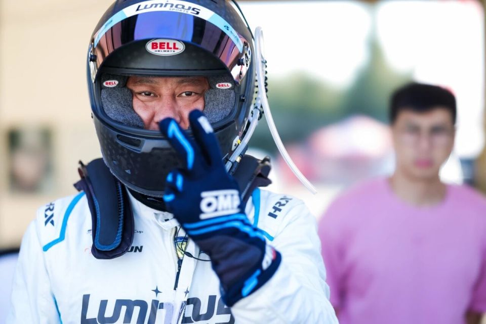 接连取得双, https, 而两位车手